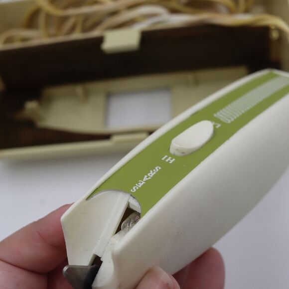 Sears Vintage 2 Speed Electric Scissors in Origional Acrylic Storage Box - Picture 11 of 14